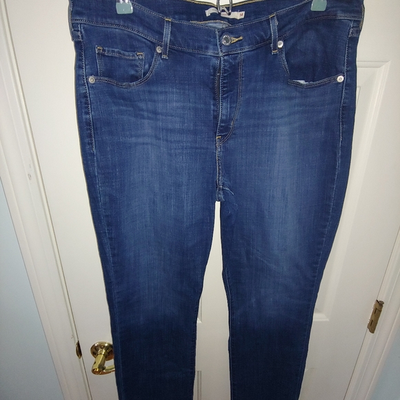EUC Women’s Levi’s Classic Straight-Leg Jeans in Lapis Dark Horse – Size 14 - Picture 10 of 10